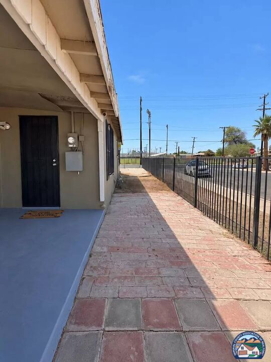 901 S 3rd St - Photo 2