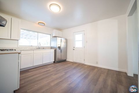Photo of 447 W 5th St, Westmorland, CA 92281 (MLS # 25608155IC)