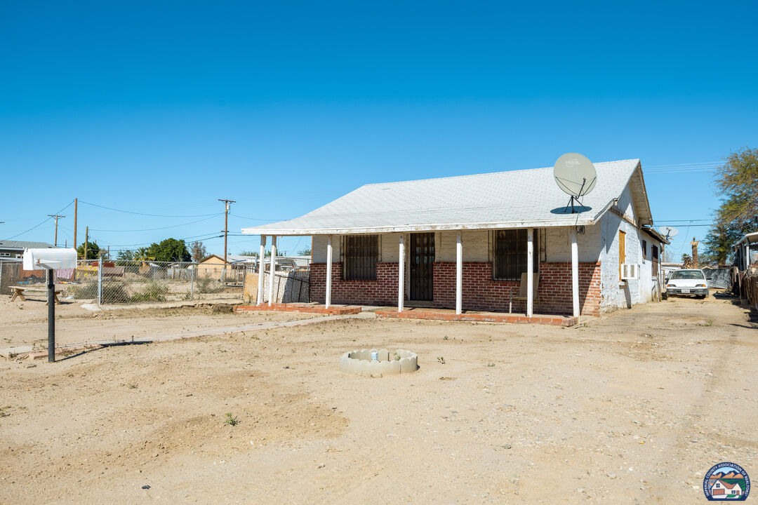 Photo 1 of 29 — 216 E 3rd St, Niland, CA 92257