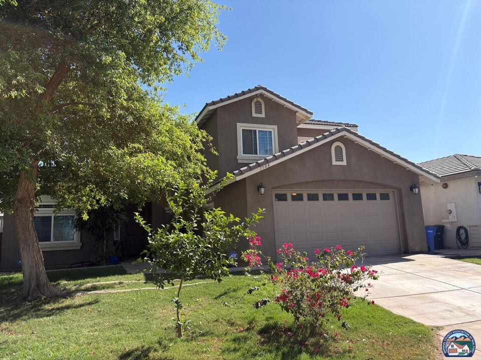 Photo 1 of 20 — 1504 E 10th St, Holtville, CA 92250