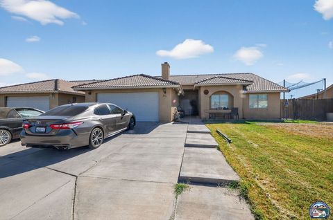 Photo of 296 Winchester Ln, Imperial, CA 92251 (MLS # 25616771IC)