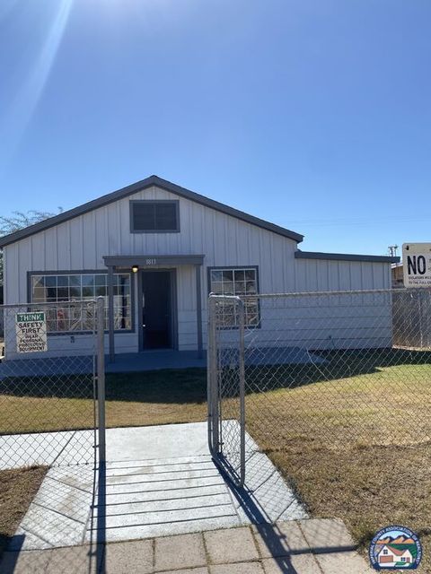 Photo of 1813 W Rio Vista St, Seeley, CA 92273 (MLS # 25611459IC)