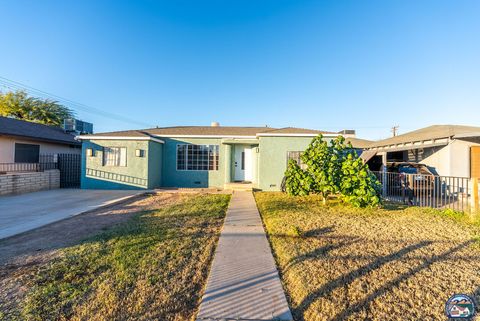 Photo of 1074 W Heil Ave, El Centro, CA 92243 (MLS # 26640739IC)