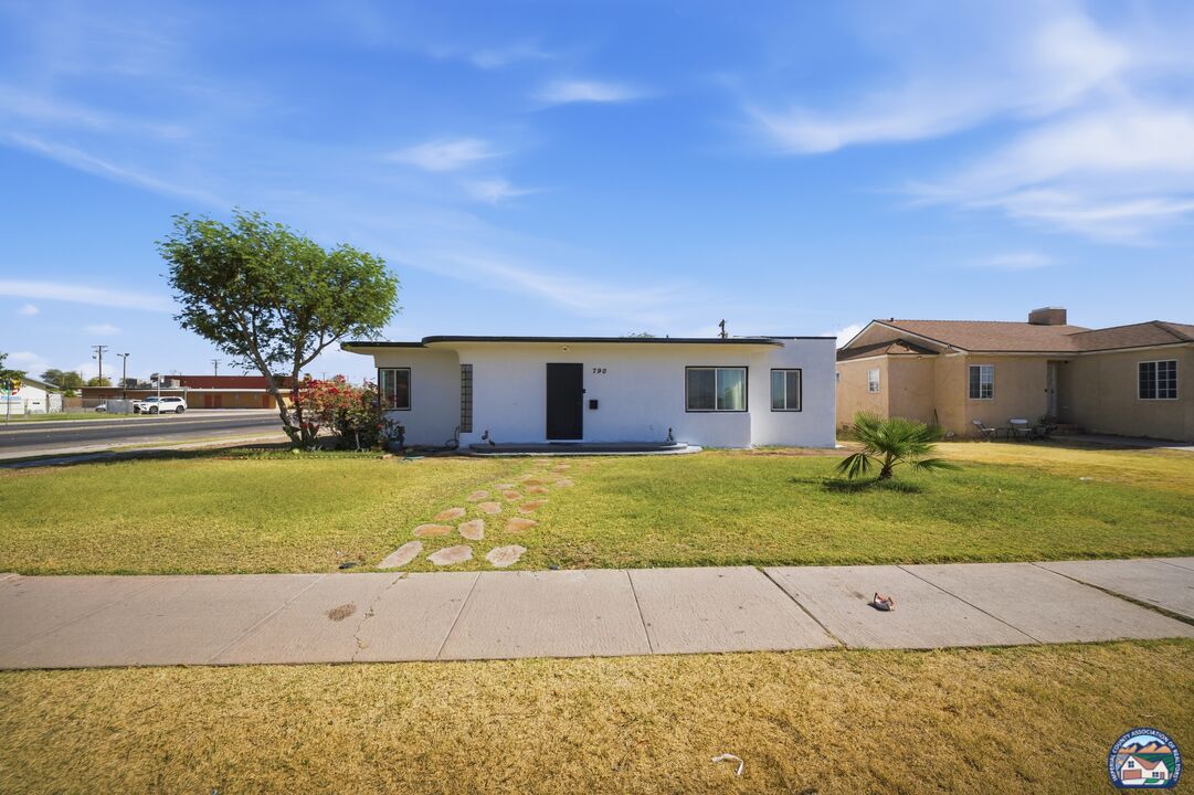 Photo 1 of 29 — 790 W Hamilton Ave, El Centro, CA 92243
