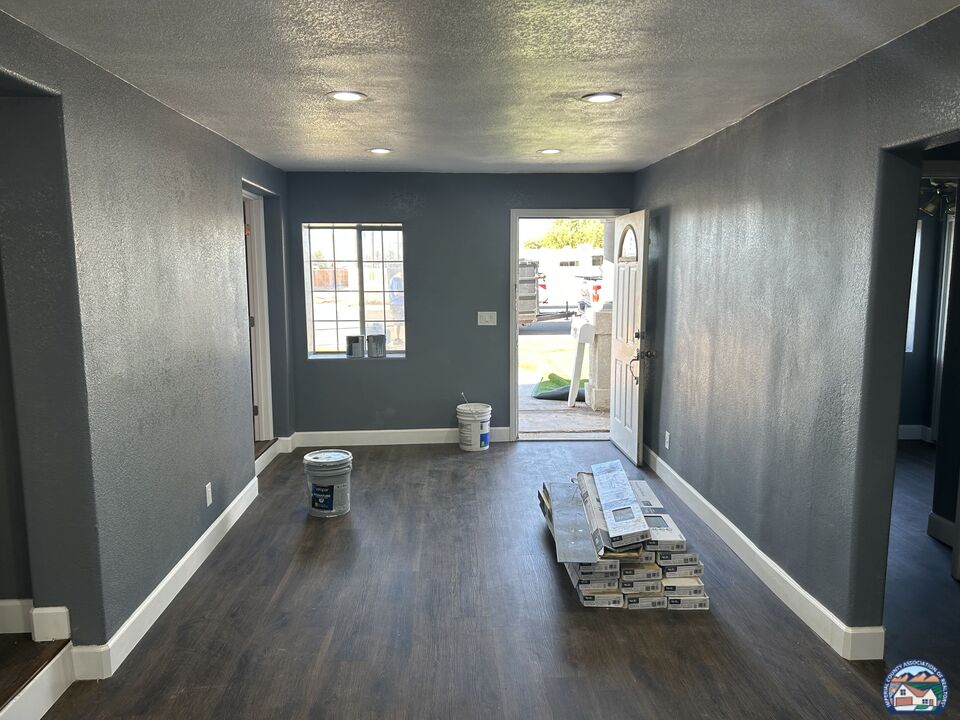 508 W 11th St - Photo 4