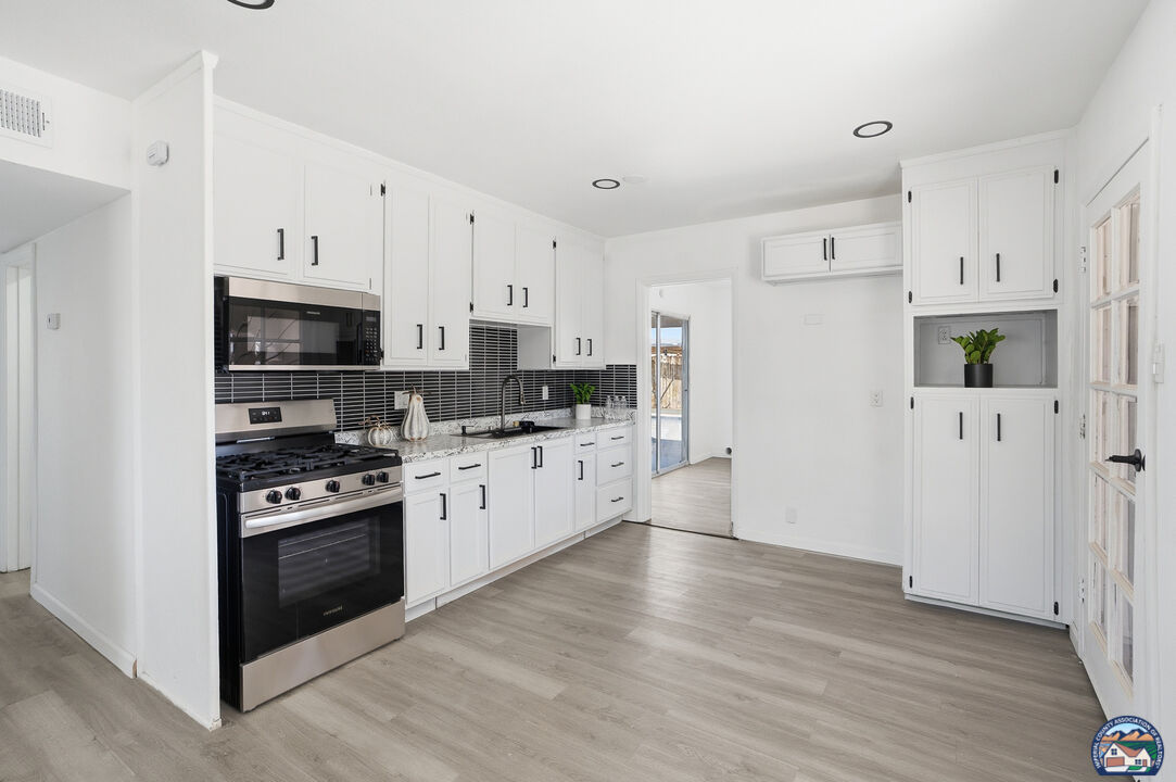 Photo 1 of 20 — 606 Smoketree Dr, El Centro, CA 92243