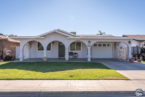 Photo of 956 Salvador Guilin St, Calexico, CA 92231 (MLS # 25623709IC)