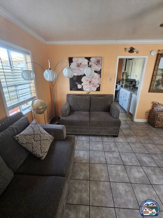 1735 El Centro - Photo 2