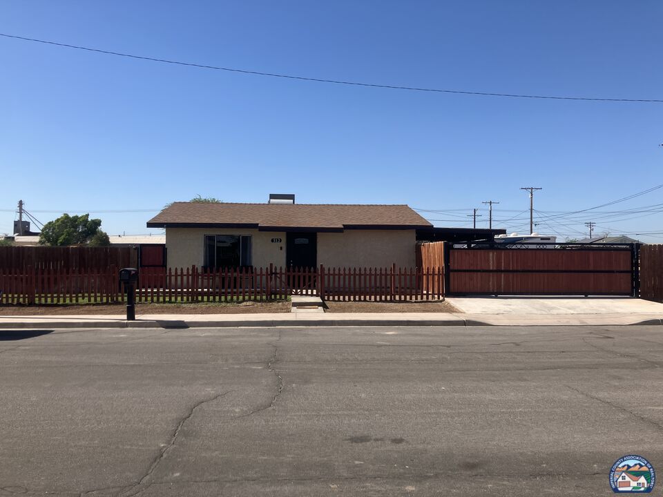 Photo 1 of 20 — 312 E 5th St, Imperial, CA 92251