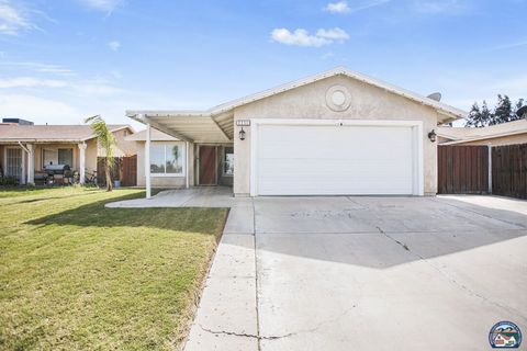 Photo of 2251 W Orange Ave, El Centro, CA 92243 (MLS # 26655211IC)