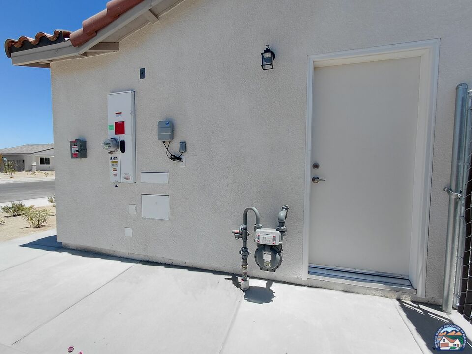 Photo 1 of 8 — 475 Palomino Ct ADU, Imperial, CA 92251