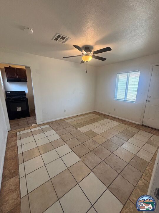 702   Adams Ave #8 - Photo 4