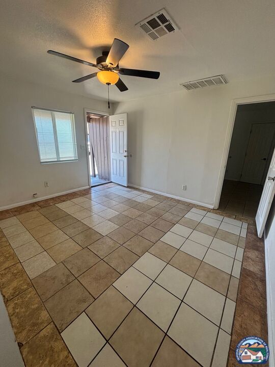 702   Adams Ave #8 - Photo 2