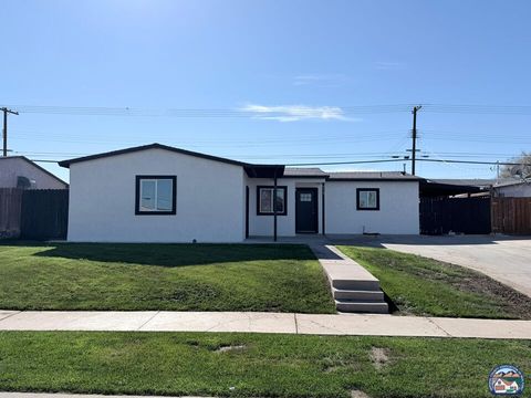 Photo of 475 Southwind Dr, El Centro, CA 92243 (MLS # 26640803IC)