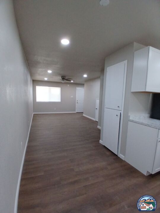 305  N Lake Ave 1 - Photo 3