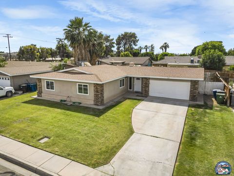Photo of 683 Sycamore Dr, Brawley, CA 92227 (MLS # 26822511IC)