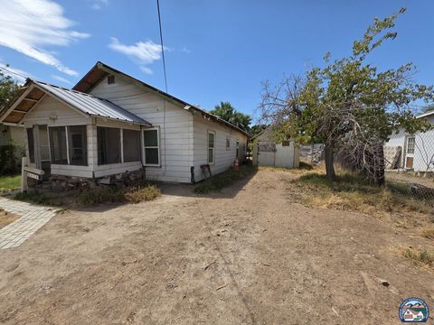 Photo of 176 E 6th St, Westmorland, CA 92281 (MLS # 26864079IC)