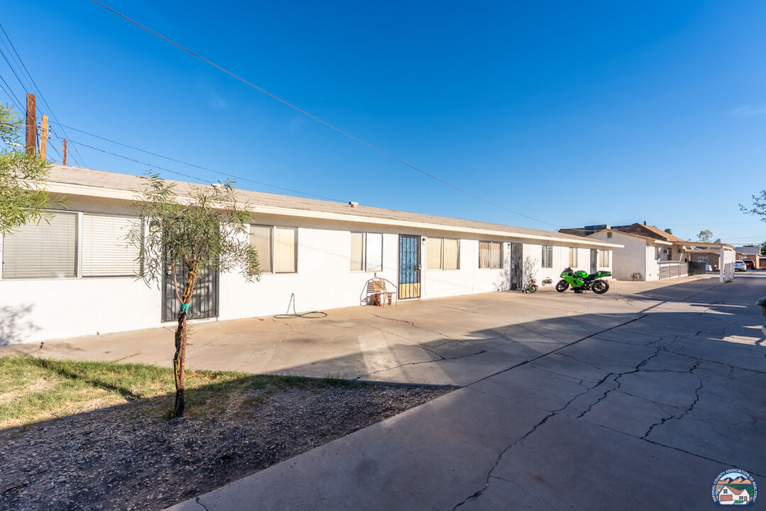 Photo 1 of 17 — 1034 Woodward Ave, El Centro, CA 92243