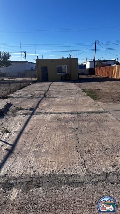 Photo of 521 Cedar Avenue AVE, Holtville, CA 92250 (MLS # 26988285IC)