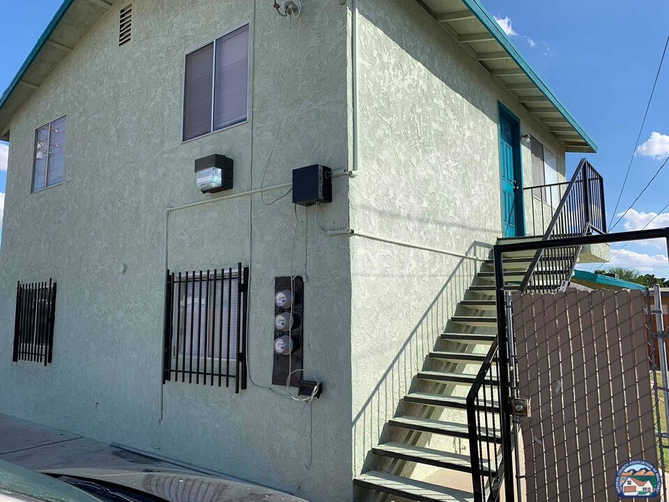 265   B St C - Photo 2