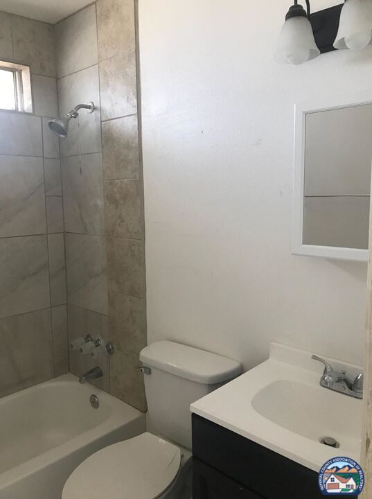 265   B St C - Photo 3