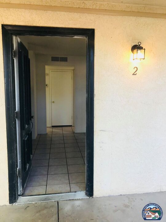185  W D St Apt 2 - Photo 2