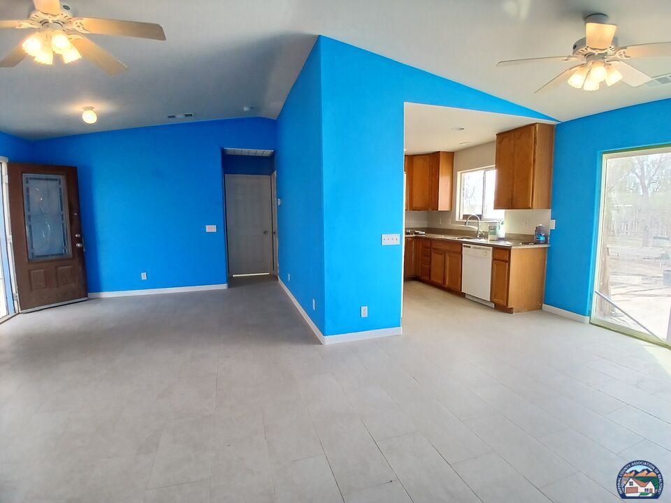 2377   Sand Knoll Ave - Photo 3