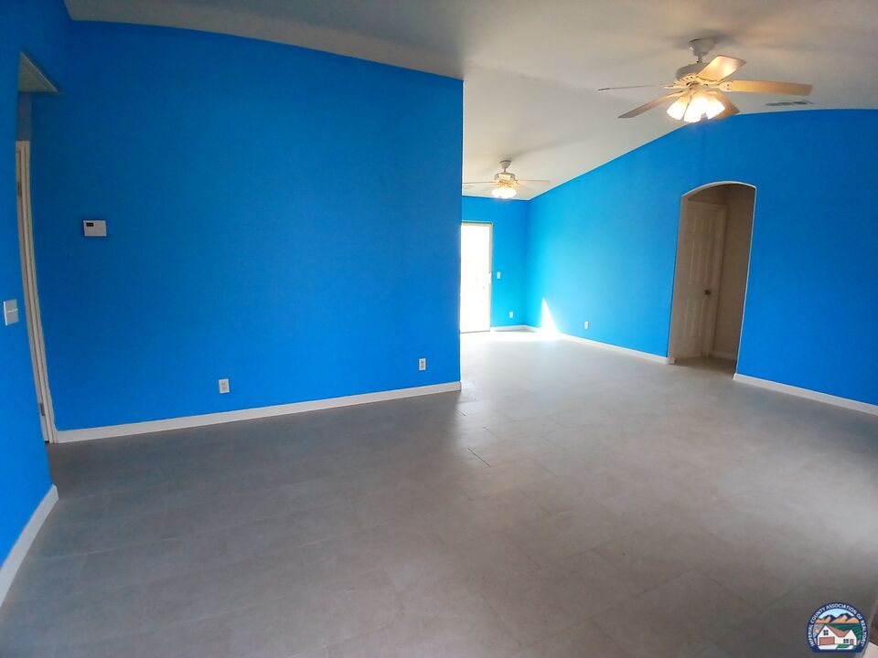 2377   Sand Knoll Ave - Photo 2