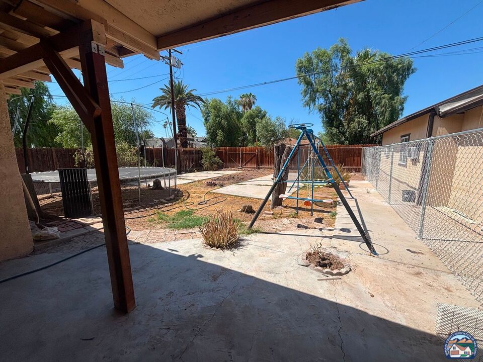 Photo 1 of 11 — 572 Lenrey Ave, El Centro, CA 92243