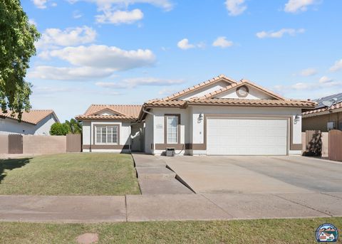 Photo of 1966 Farmer Dr, El Centro, CA 92243 (MLS # 25613931IC)