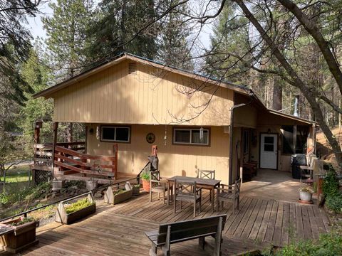 2016 College Ave, Weed, CA 96094 - MLS#: 20240203