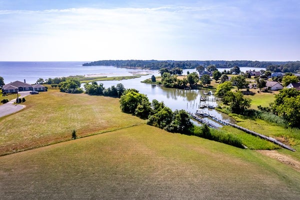 29 SANDY ST, CALLAO, VA 22435 - Image e6d7584eefd3a711a4da475bb20db47a/975243728