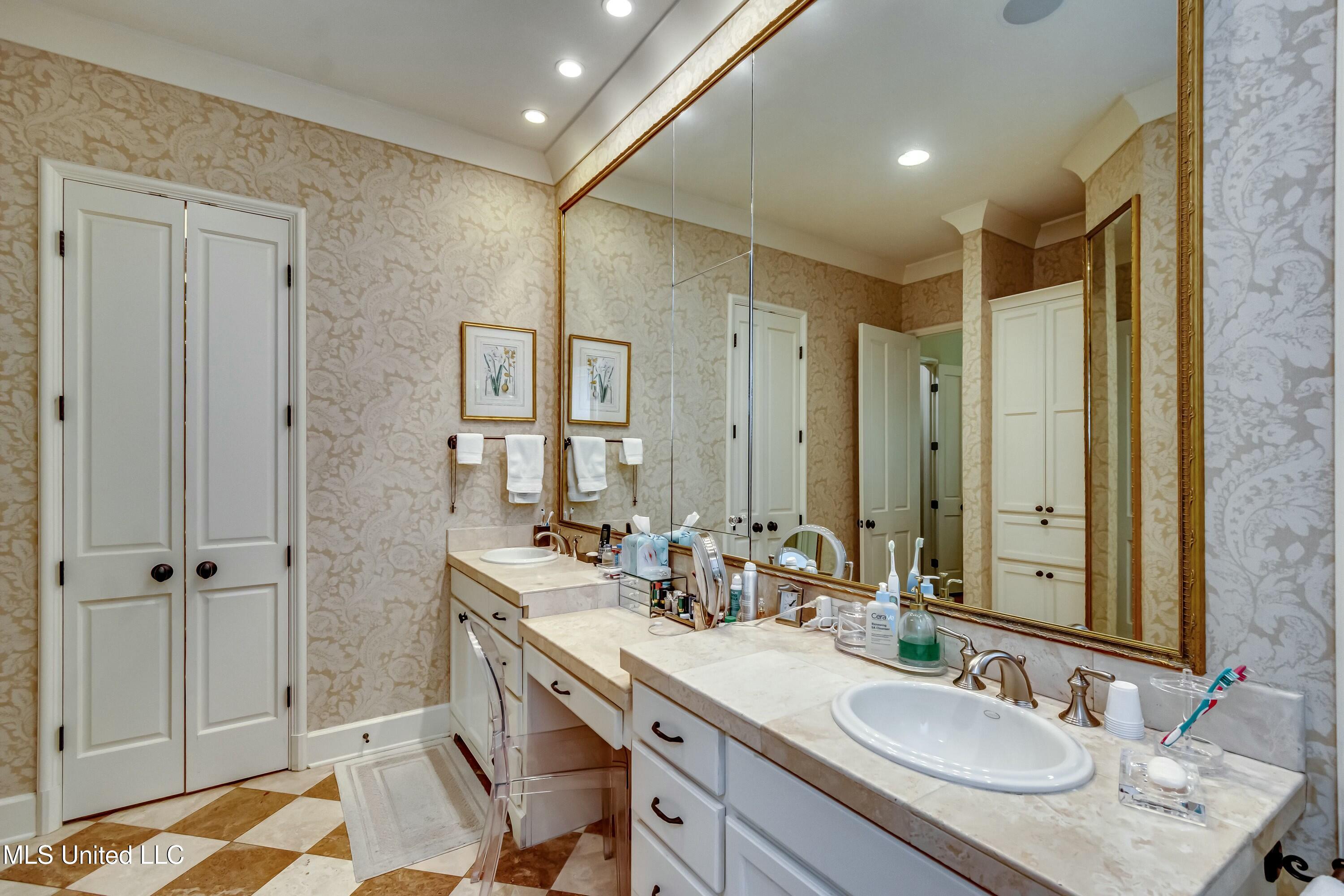4156 Ridgewood Road, Jackson, Mississippi image 34
