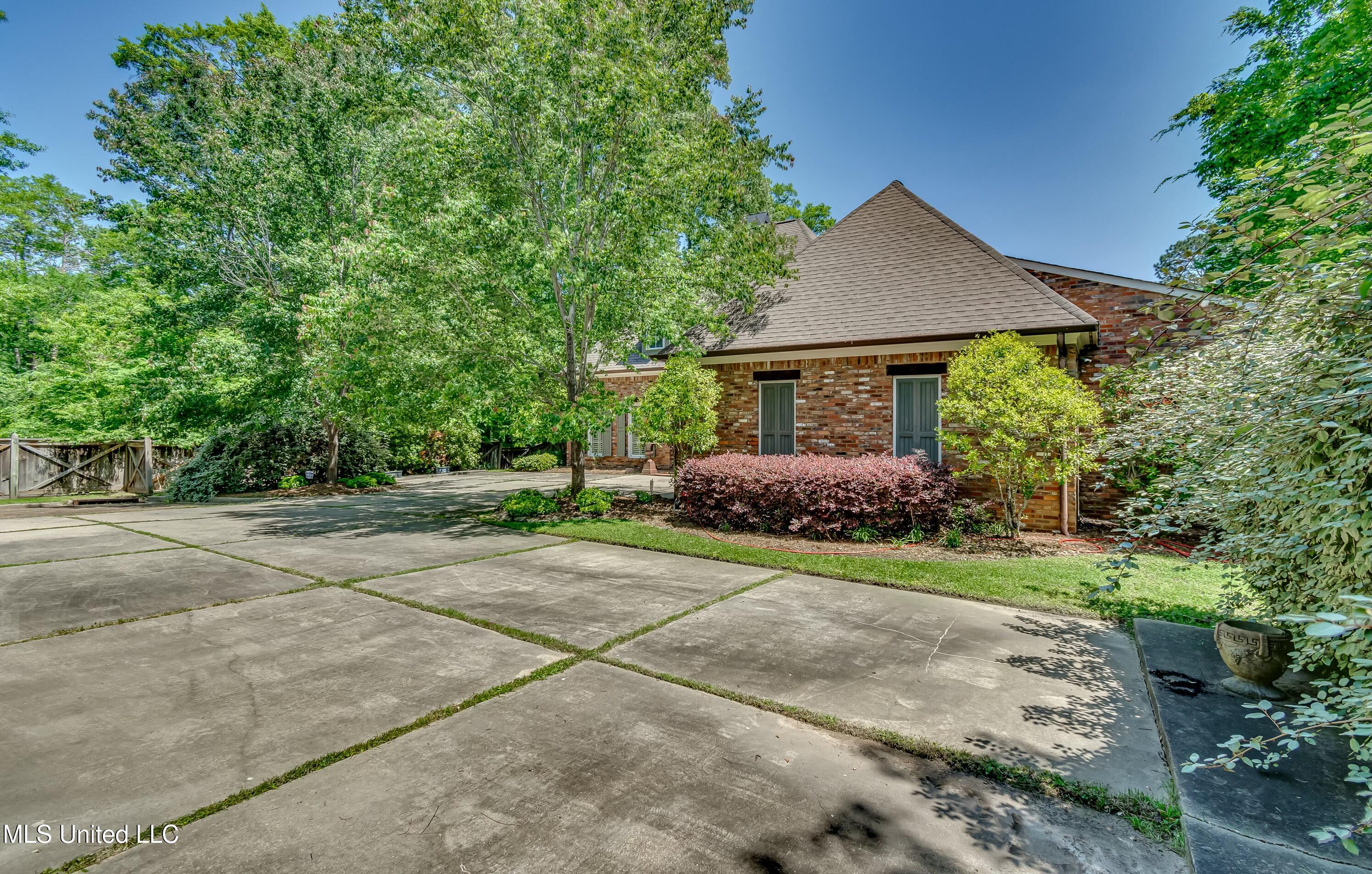 4156 Ridgewood Road, Jackson, Mississippi image 4