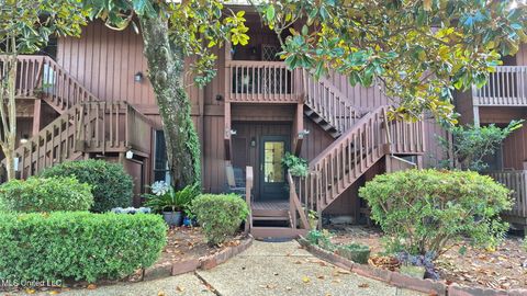 Condo For Sale - 143 Lakeside Villa<br/> Hancock County, Diamondhead, MS 39525