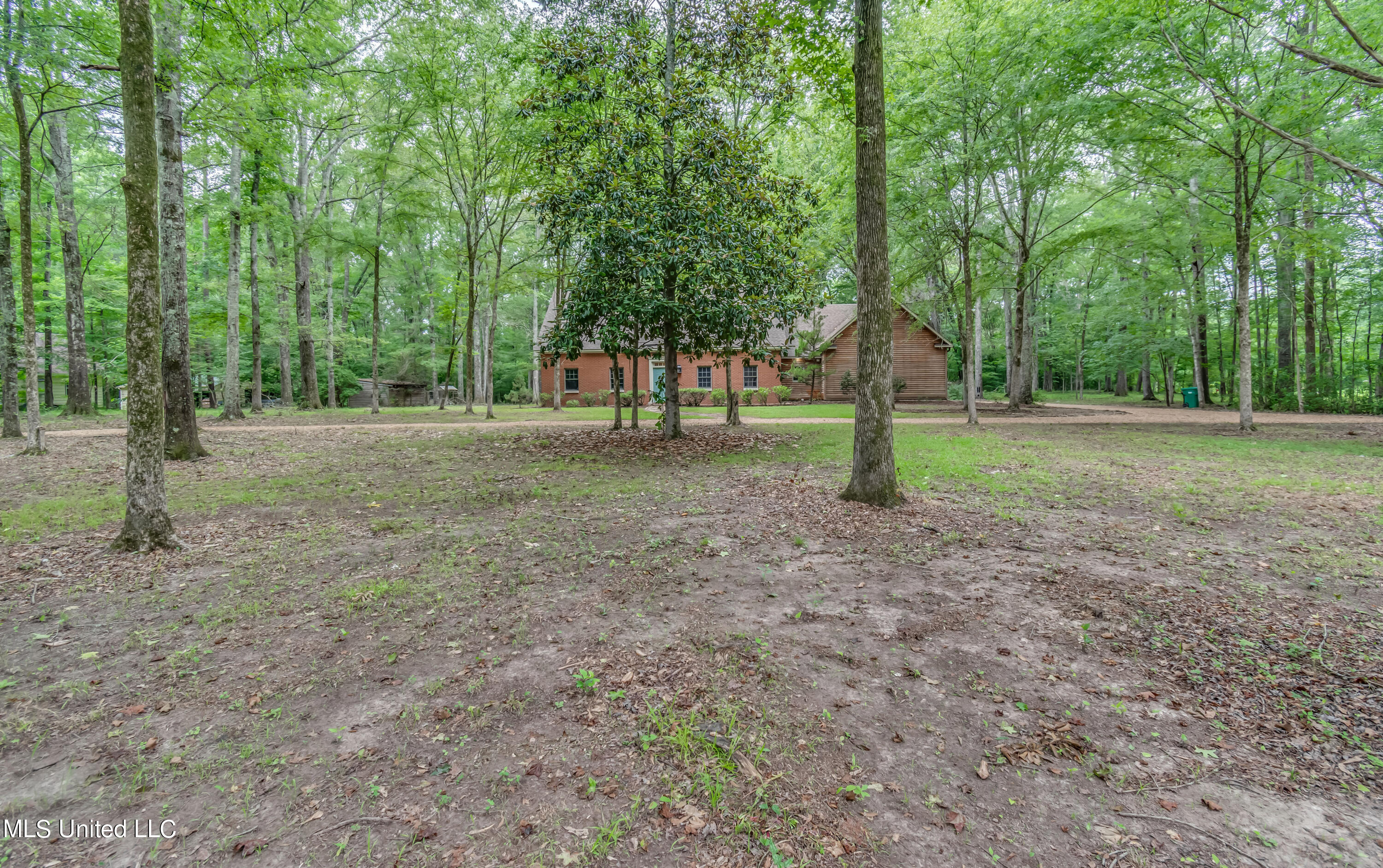 723 S Springlake Circle, Terry, Mississippi image 2