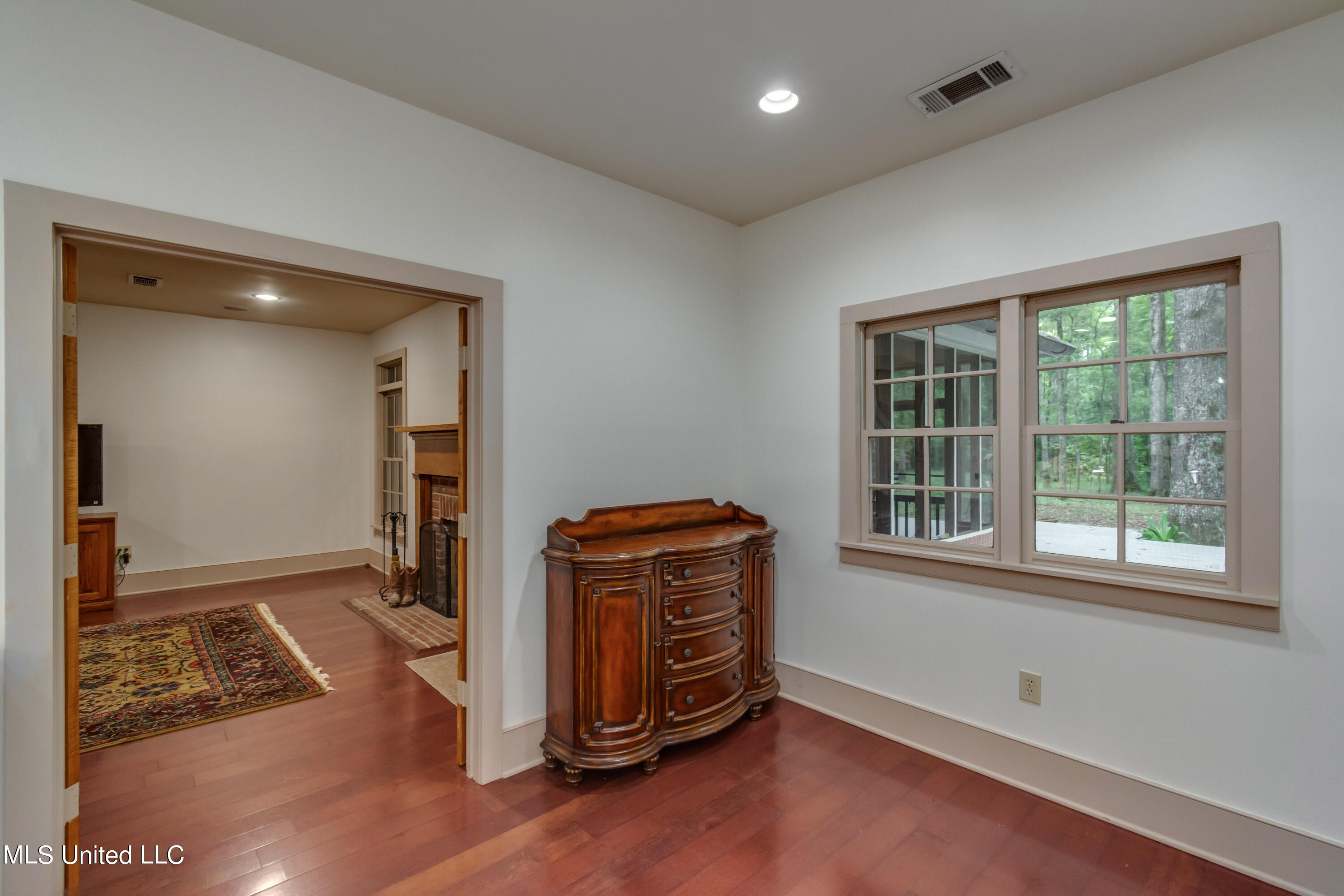 Terry, Mississippi 39170, United States, 3 Bedrooms Bedrooms, ,2 BathroomsBathrooms,Residential,Pending,54359