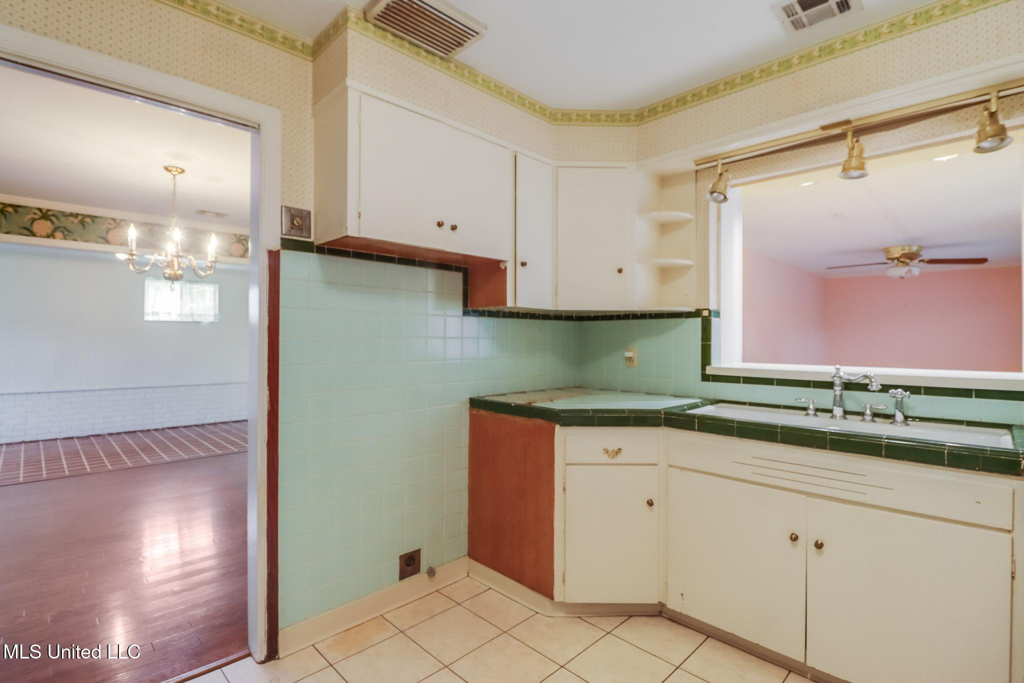 435 Forrest Avenue, Biloxi, Mississippi image 15