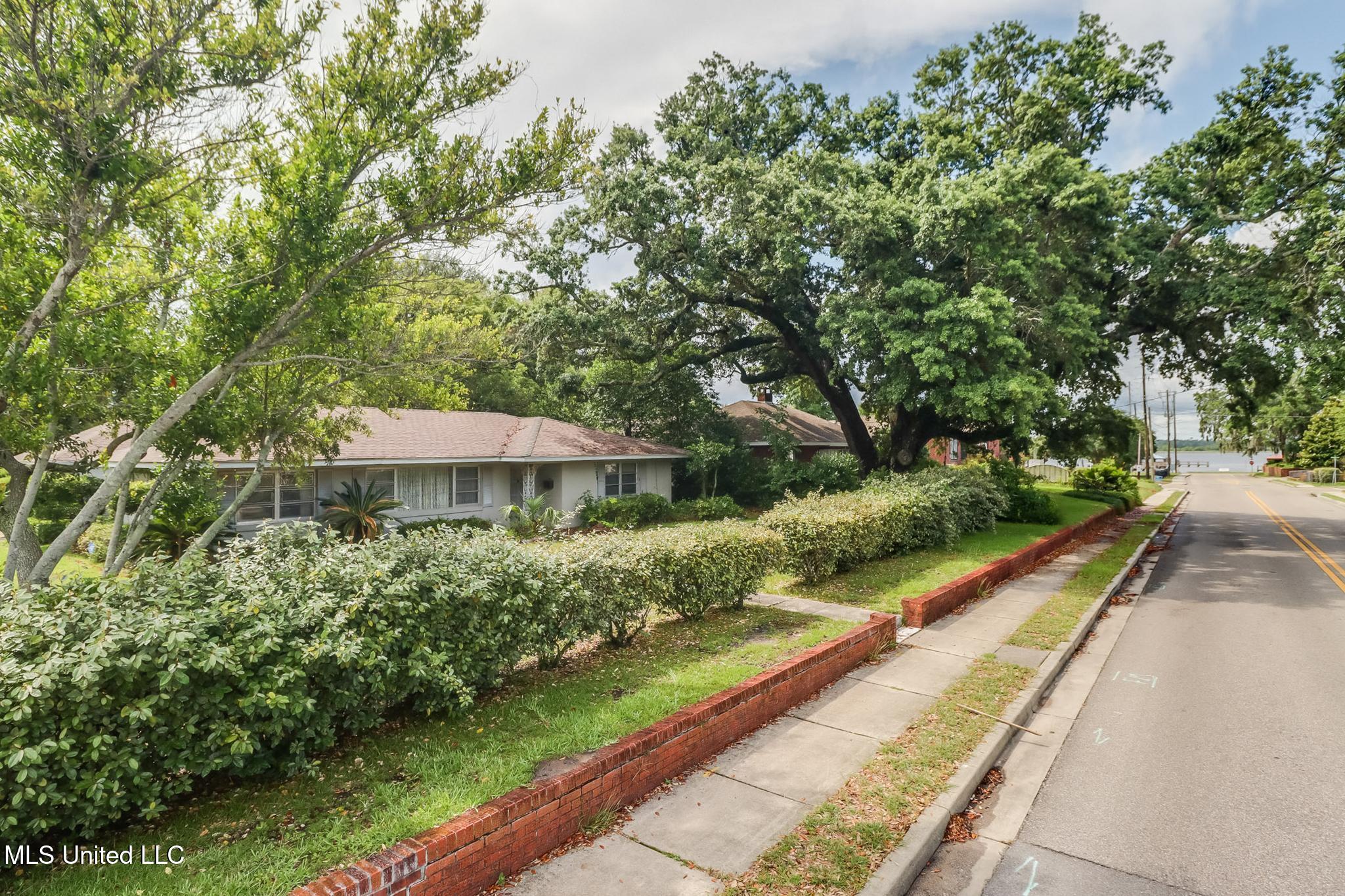 435 Forrest Avenue, Biloxi, Mississippi image 4