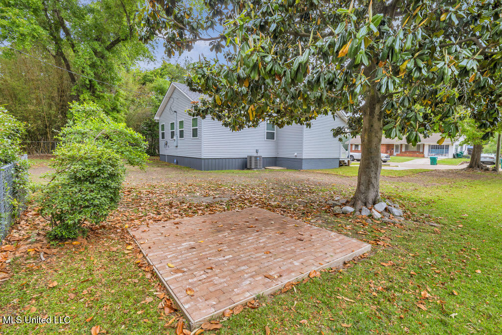 2215 Pine Avenue, Gulfport, Mississippi image 23
