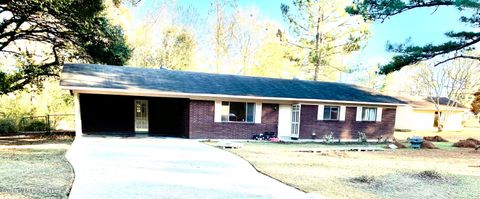 Homes For Sale - 1520 Sebron Street<br/> Jefferson Davis County, Prentiss, MS 39474