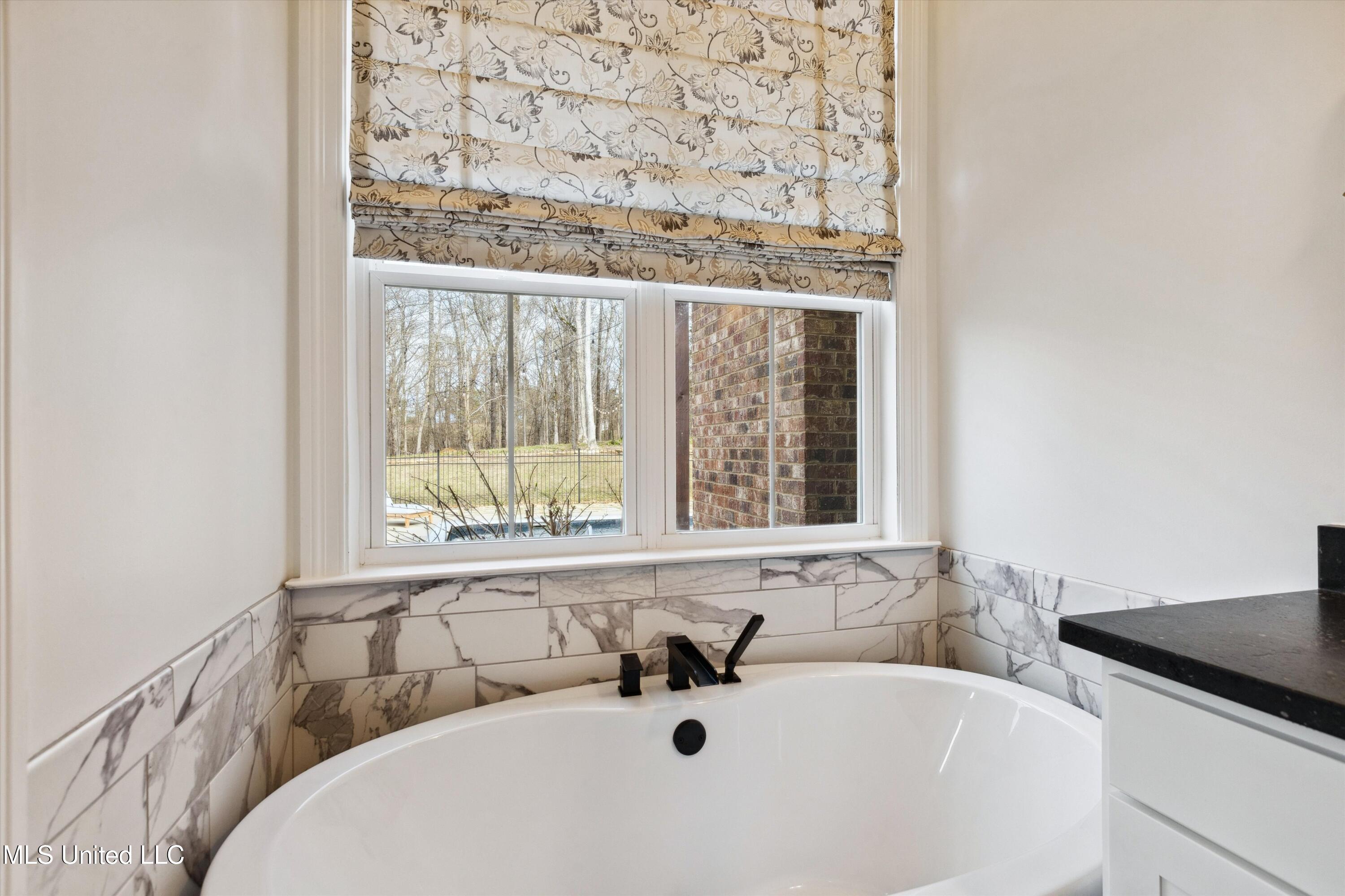 2848 S Cypress Lake Dr Drive, Olive Branch, Mississippi image 22