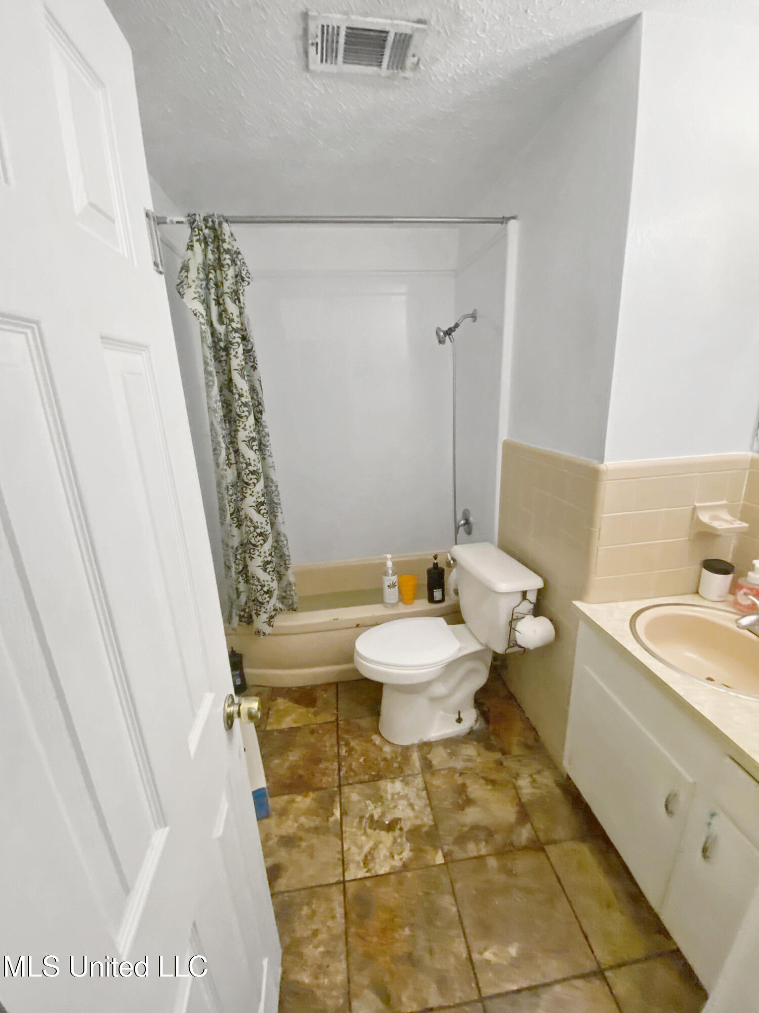 170 Belaire Drive, Pearl, Mississippi image 5