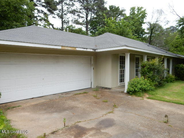 1510 Springridge Drive, Jackson, Mississippi image 2