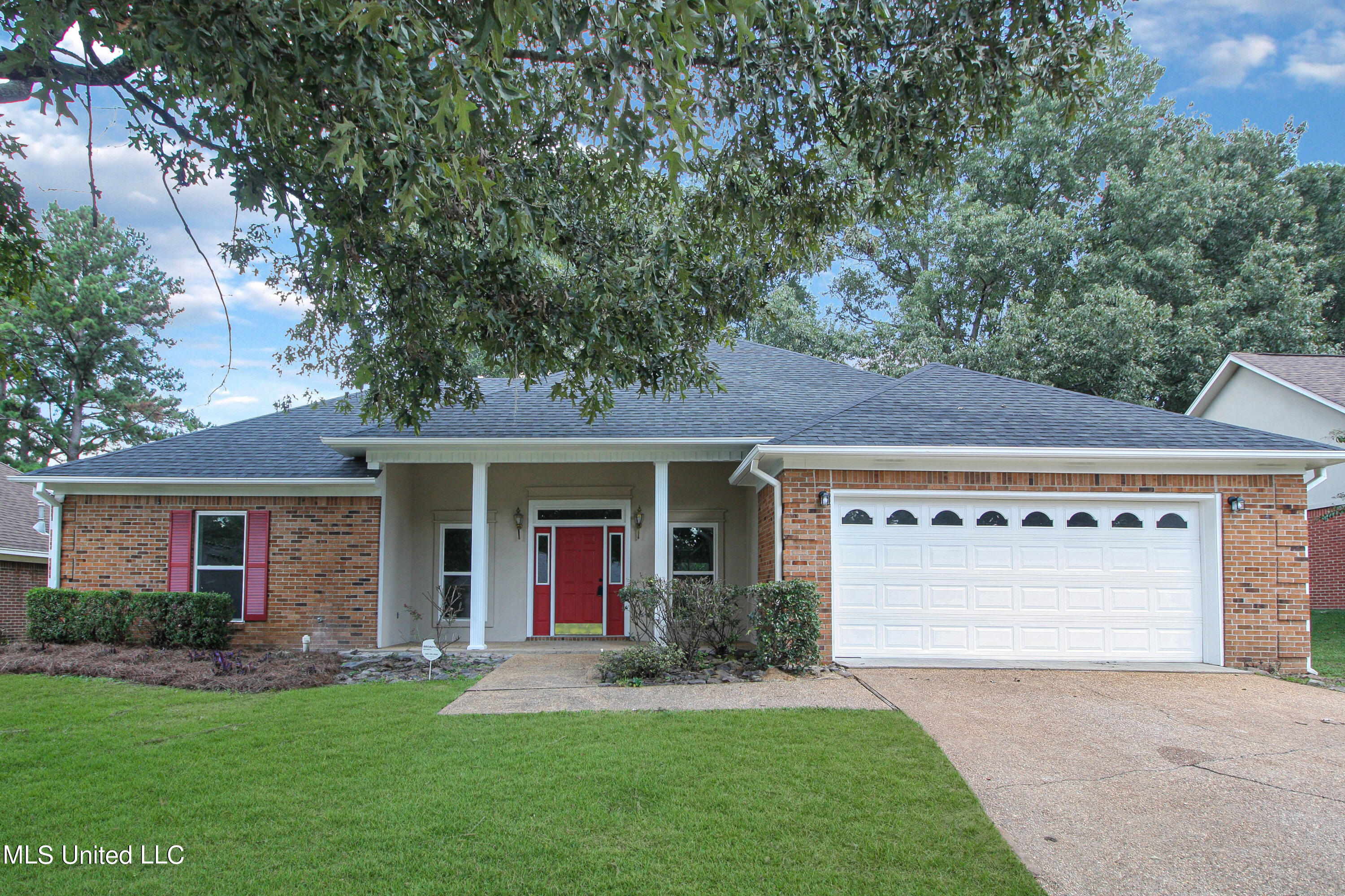 617 Windward Lane, Richland, Mississippi image 1