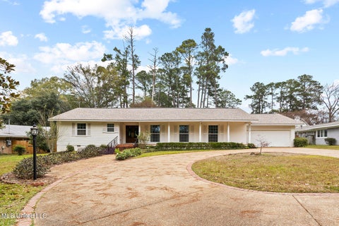 Homes For Sale - 1512 Eastover Drive<br/> Jackson, MS 39211