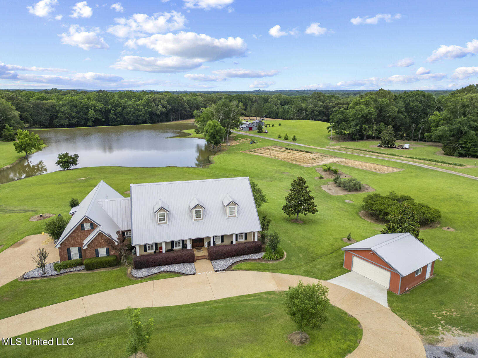 1600 Wright Road, Raymond, Mississippi image 1