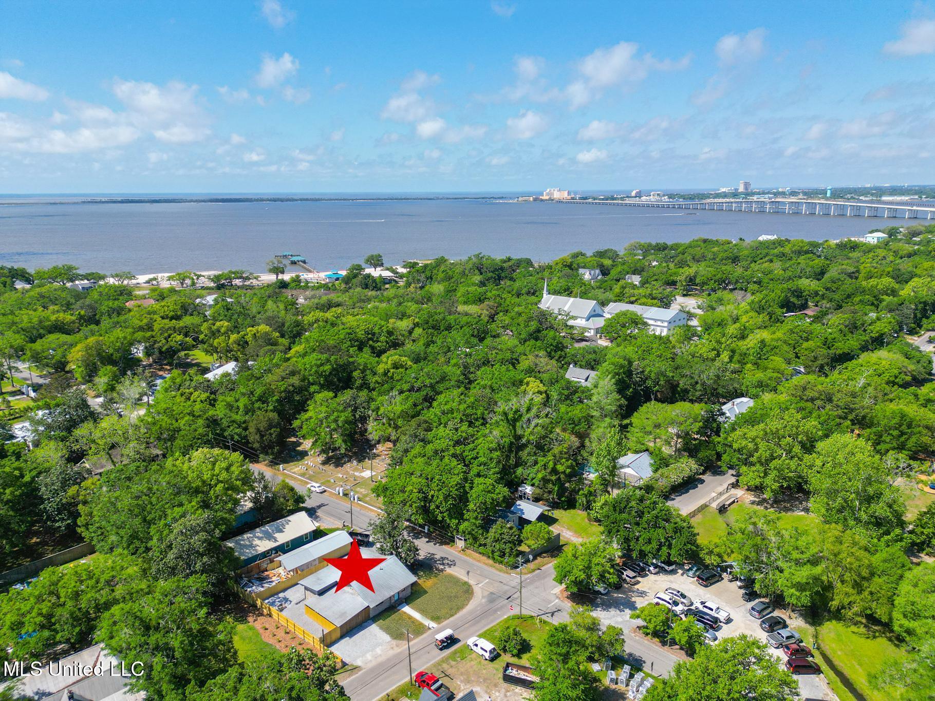 1102 Calhoun Street, Ocean Springs, Mississippi image 3