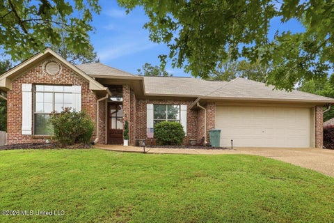 Homes For Sale - 326 Fairview Drive<br/> Brandon, MS 39047