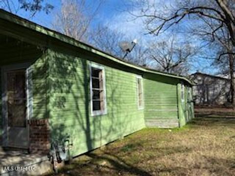 Apartment For Sale - 319 Nichols Avenue<br/> Leflore County, Greenwood, MS 38930